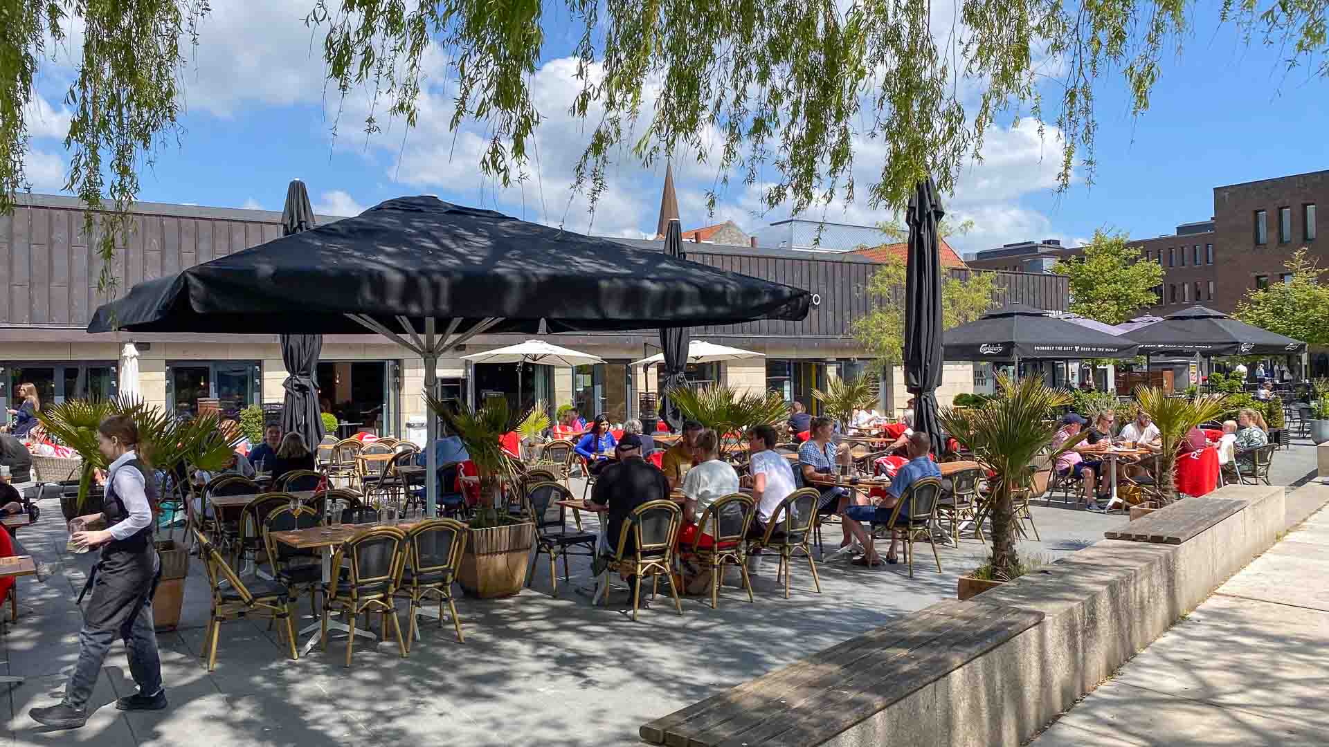 Attraktive pladser udenfor hos Café Velvet