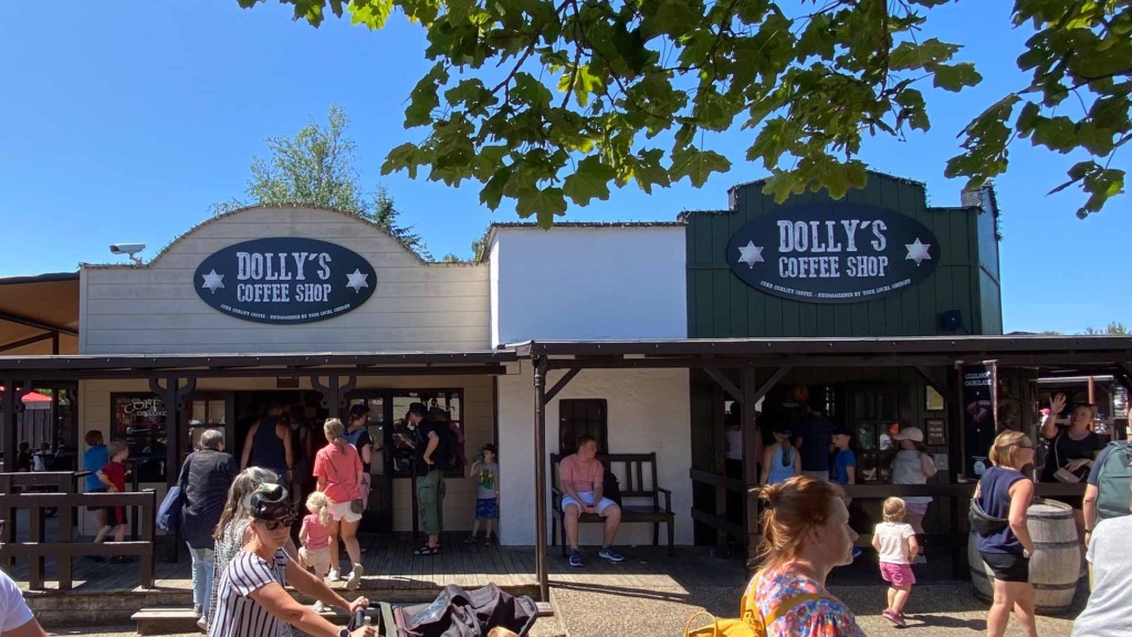 Dolly's Coffee Shop er populær i Legoland.