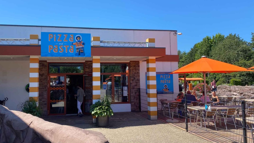 Indgangen til Polar Pizza & Pasta i Legoland