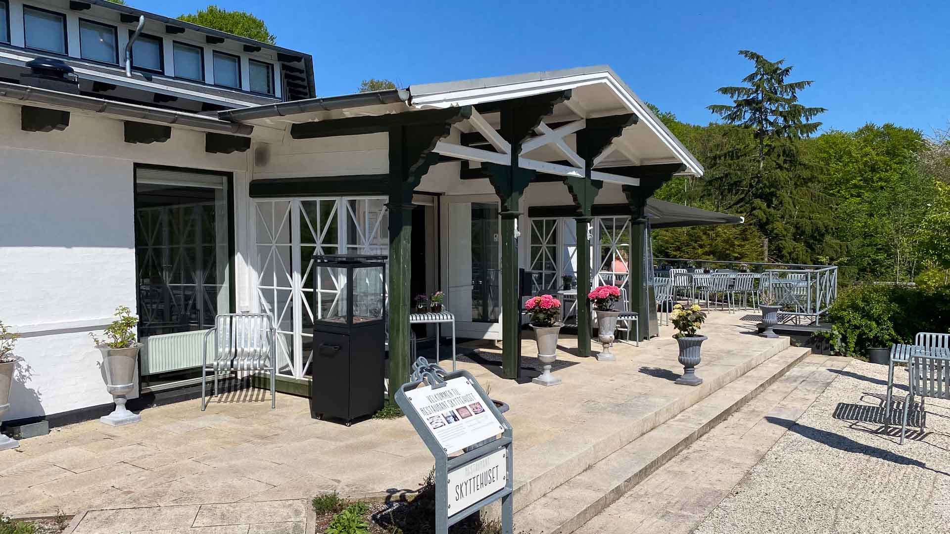 Indgangen til Restaurant Skyttehuset i Vejle