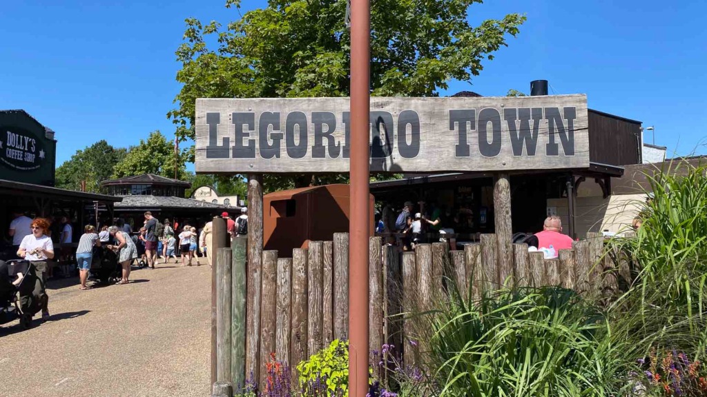 Saloon ligger i Legorado Town i Legoland