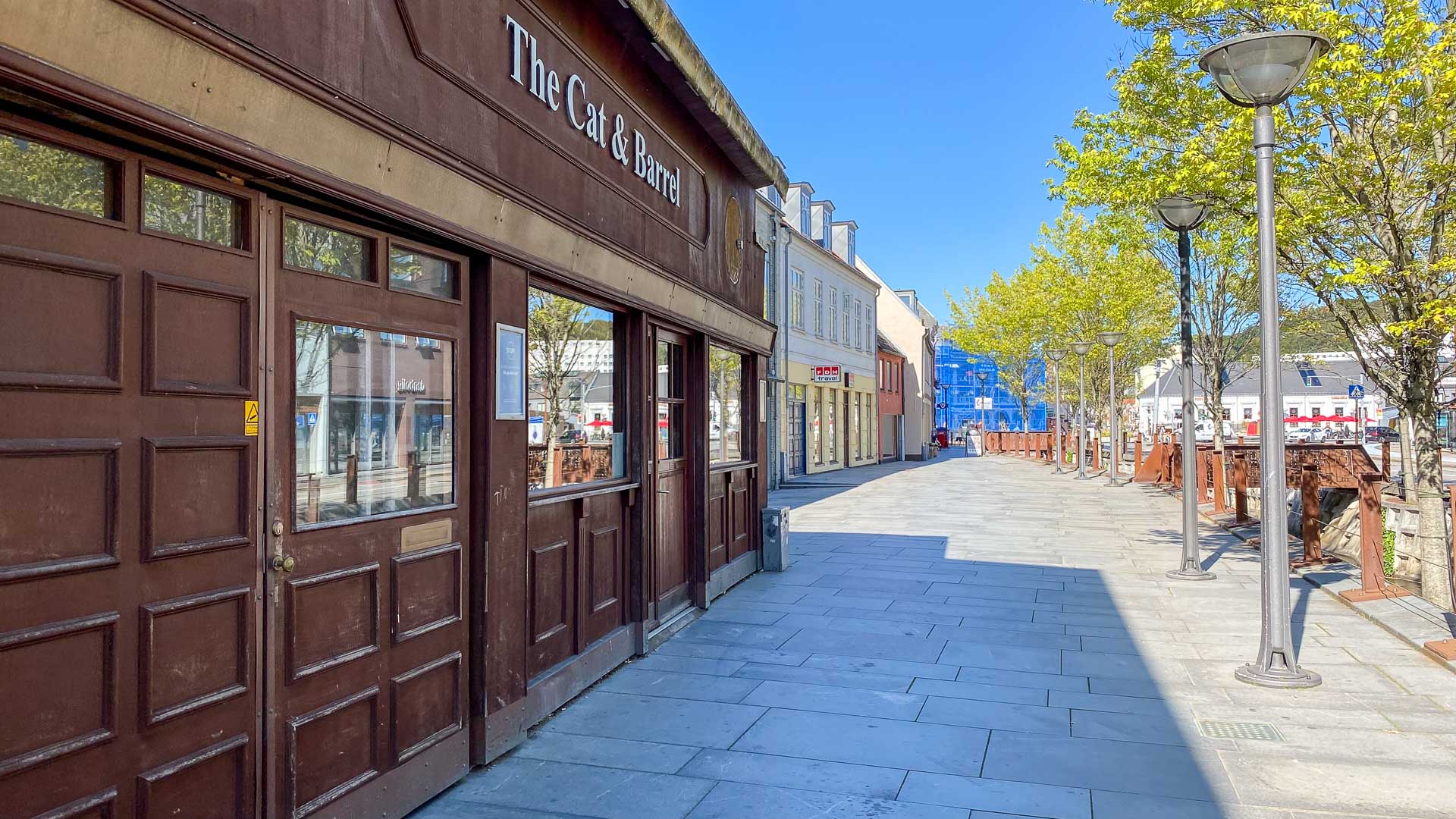 The Cat & Barrel har mange forskellige øl på menuen.