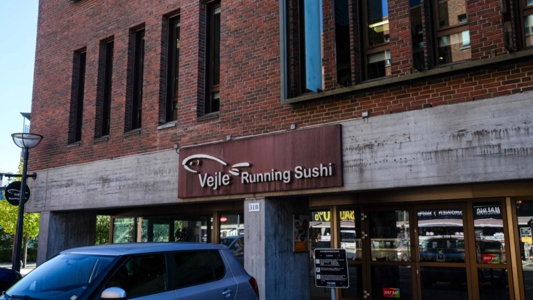 Vejle Running Sushi er en stor restaurant.