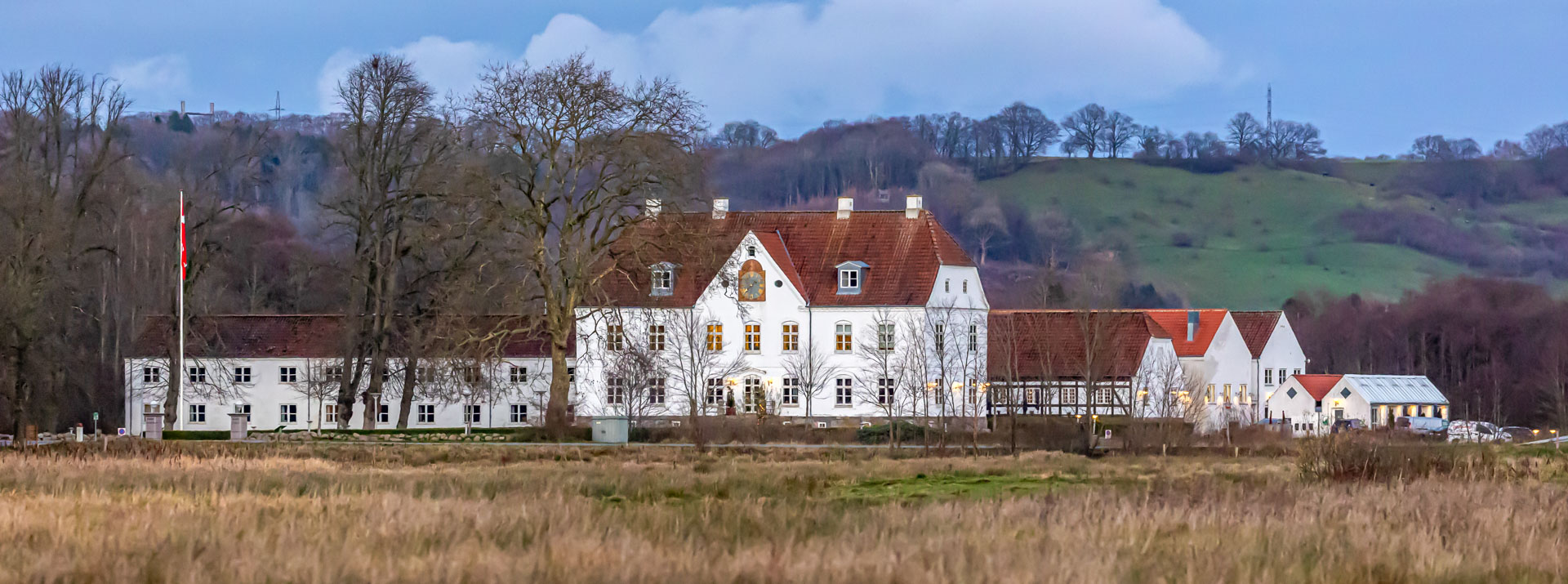 Haraldskær Sinatur Hotel & Konference ligger midt i den naturskønne Vejle Ådal
