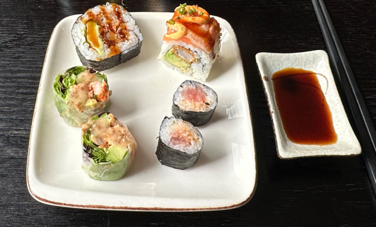 Sushi og rispapirruller