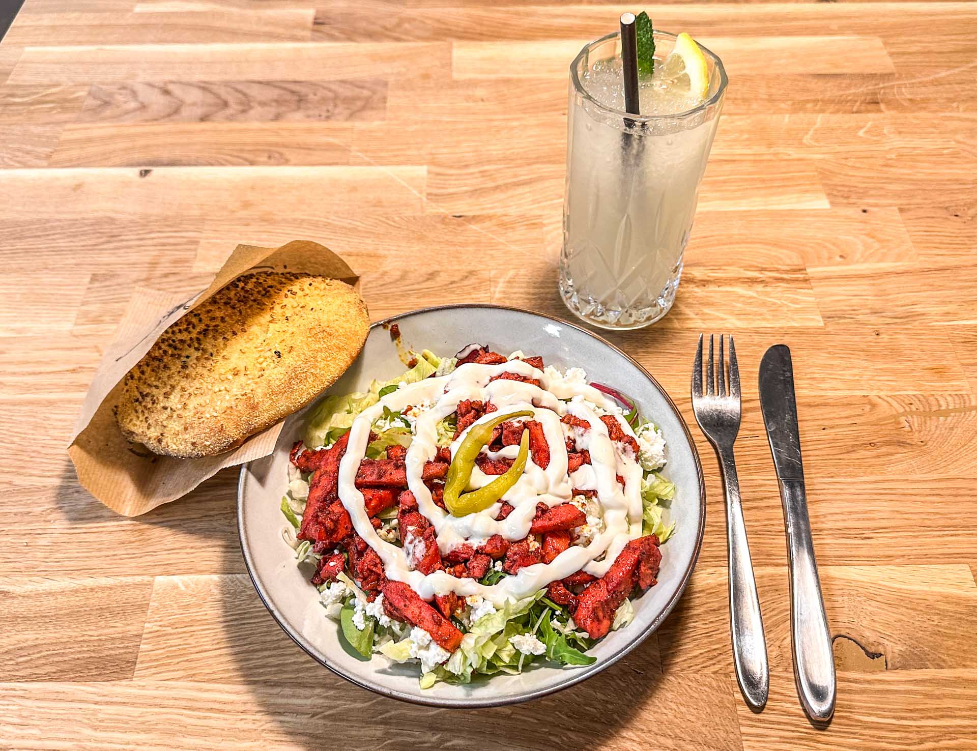 Salat hos Yazzy´s Pita i Vejle