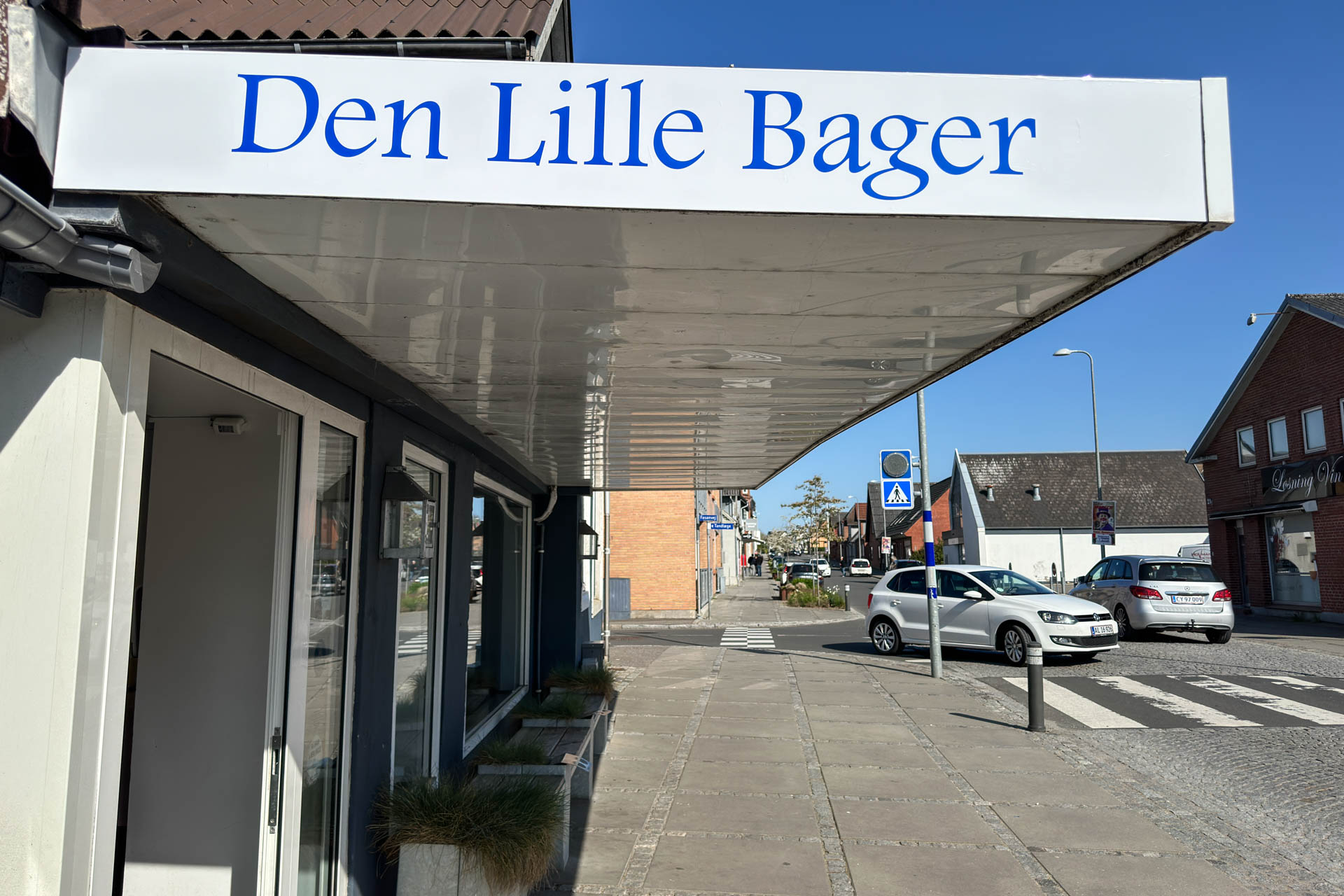 Den Lille Bager ligger i Løsning.