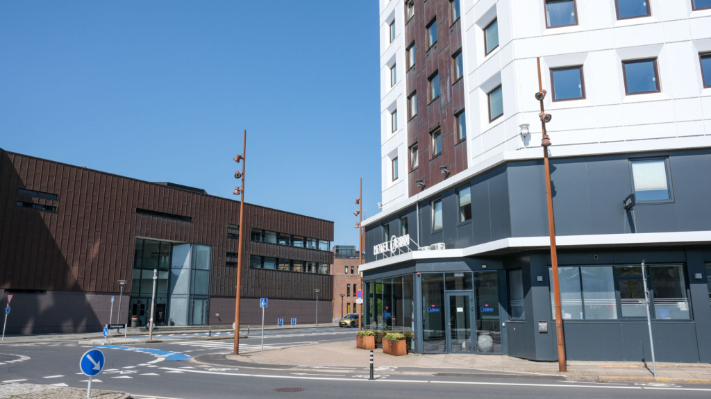 Ved indgangen til CABINN i Vejle