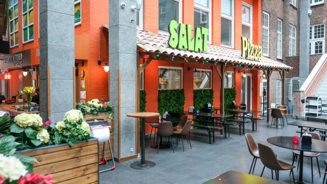 Masser af siddepladser hos Italian Kitchen by Sergii i Paladspassagen i Vejle