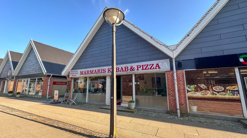Marmaris Kebab & Pizza i Bredballe Center set udefra