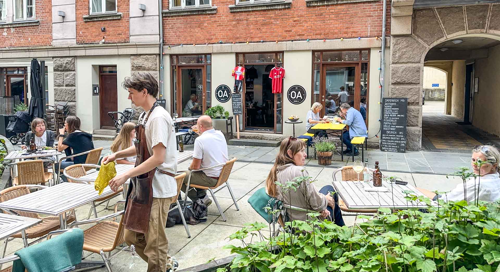 Der er udeservering og god stemning hos Onkel A