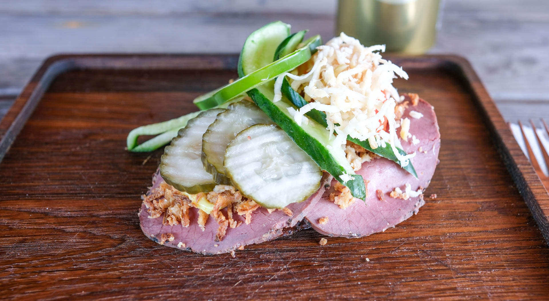 Smørrebrød med roastbeef hos Byens Smørrebrød og Sandwich i Hedensted.