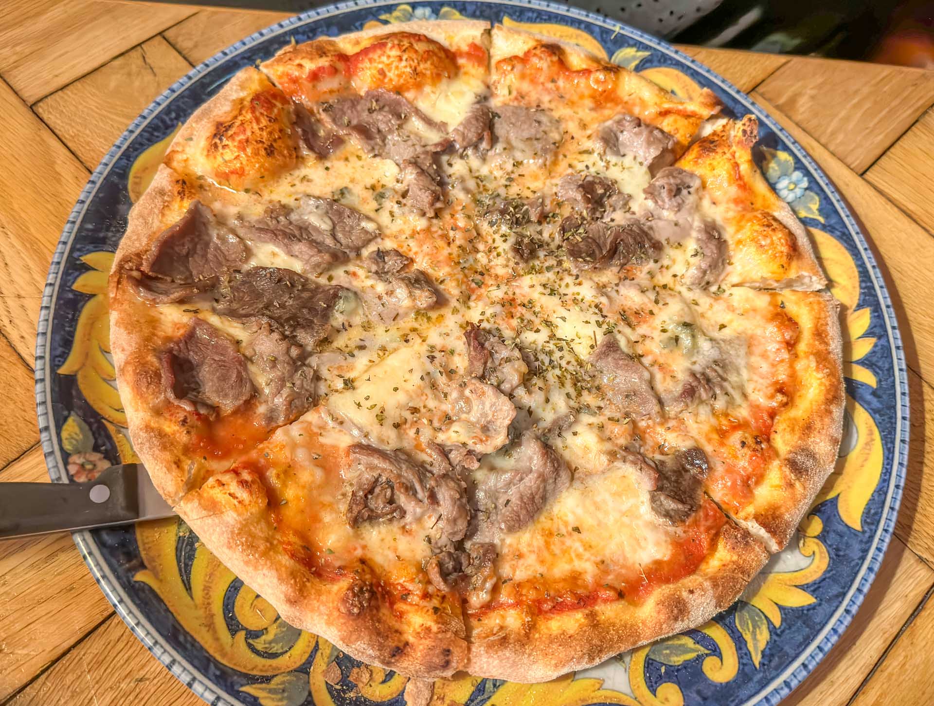 Pizza er populær fastfood og som takeaway.