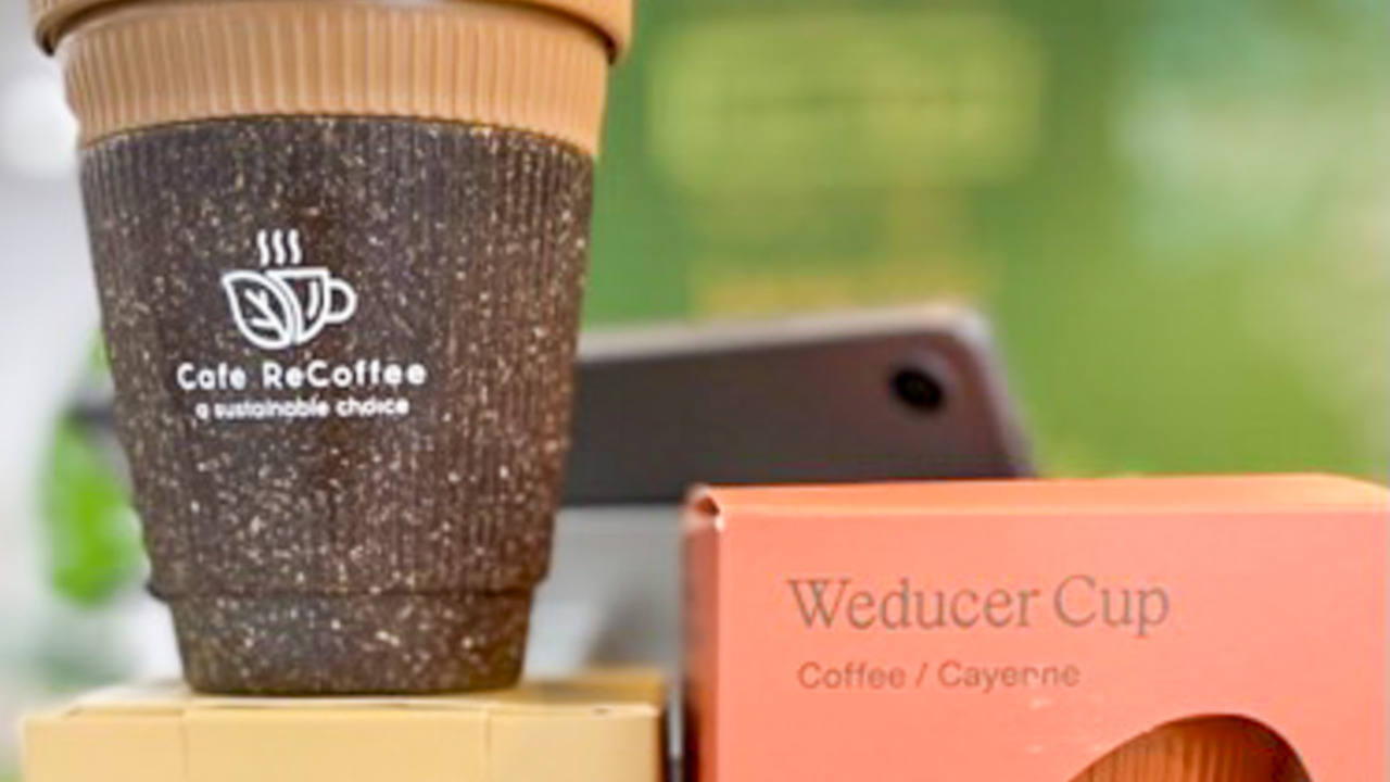 ReCoffee ligger på Vestre Engvej 1 og er en klimacafé.