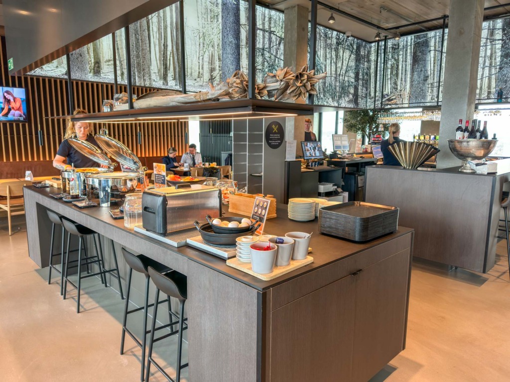 Morgenmadsbuffeten hos Sky lounge hos Four Points Flex Sheraton Hotel er populær.