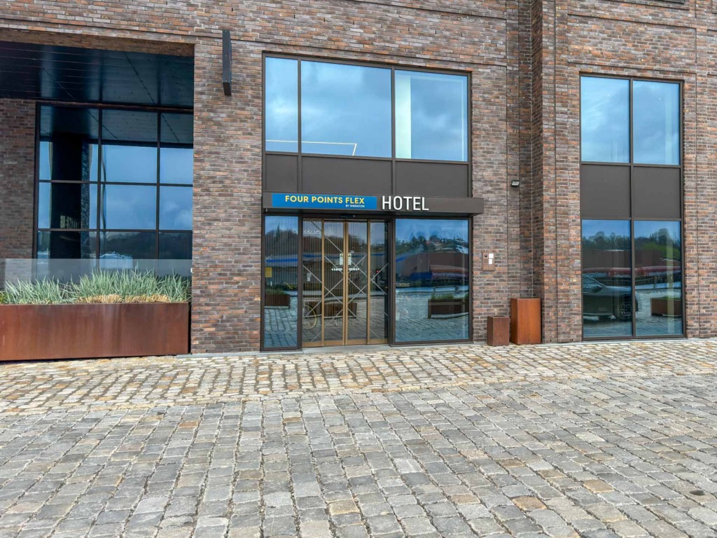 Indgangen til Four Points Flex Sheraton Hotel i Vejle.