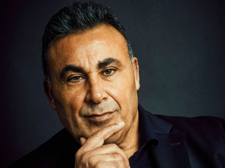 Nasar Khader holder foredrag på Bredal Kro