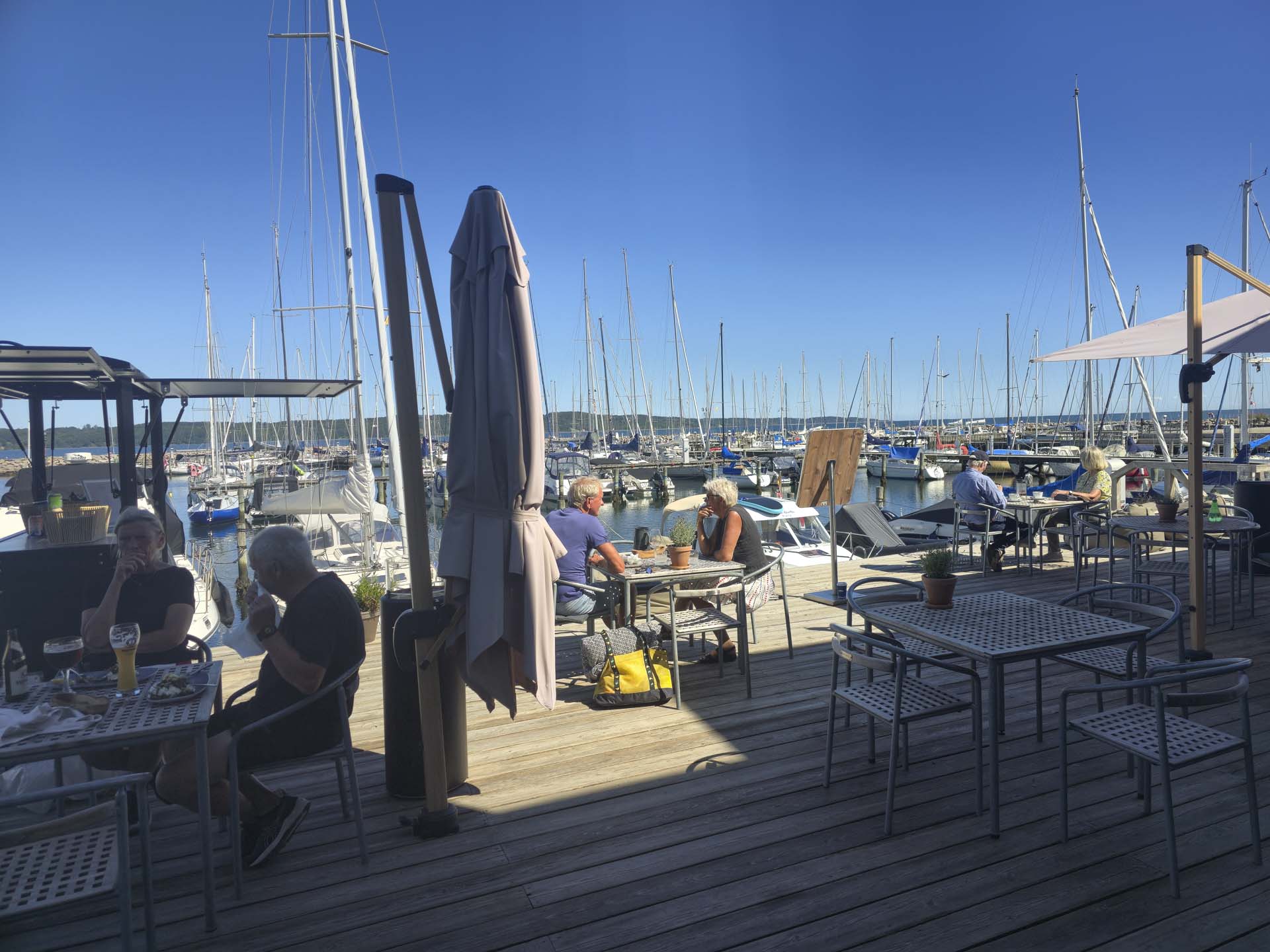 Restaurant Brejning Havn med udsigt. 