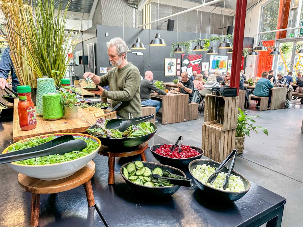Der er tag selv buffet hos SpinderiHALLERNE i Vejle.