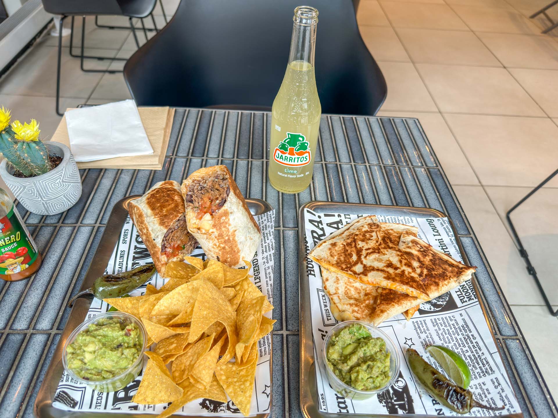 To retter og en mexicansk sodavand hos Barrio i Vejle.