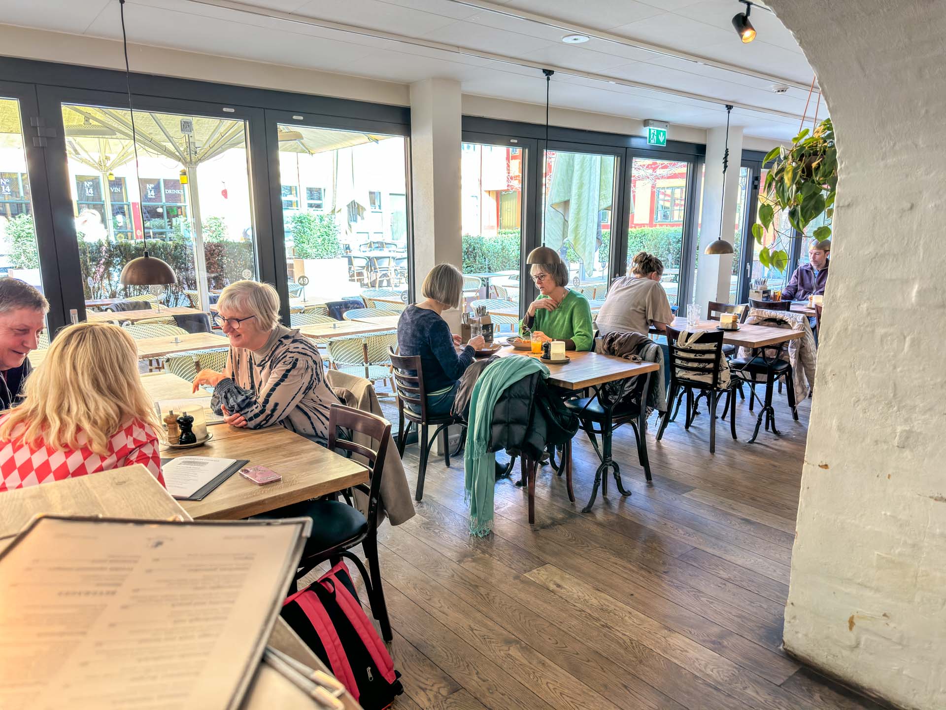 Det er hyggeligt i den velbevarede købmandsgård fra 1799 i Vejle.