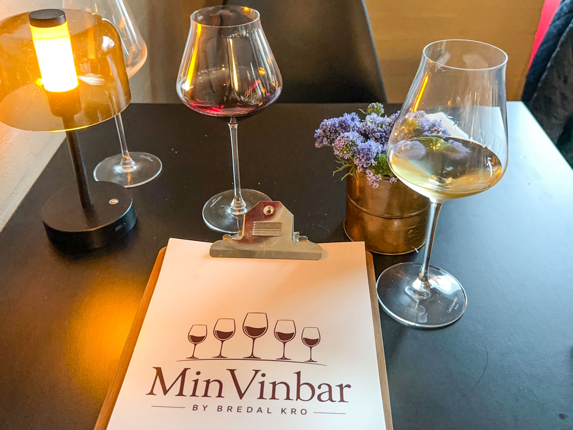 Der er 60 forskellige vine at smage hos Min Vinbar i Hedensted