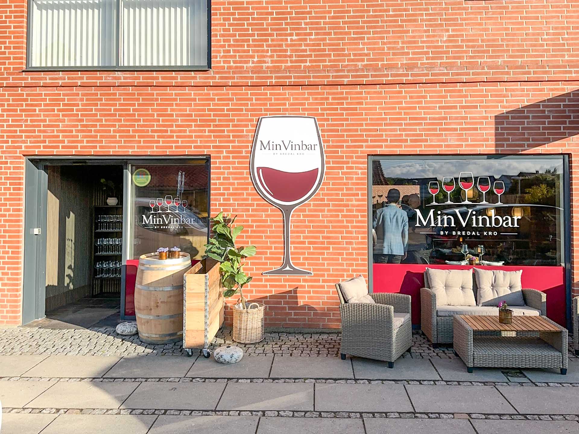 Min Vinbar ligger i Østerbrogade i Hedensted